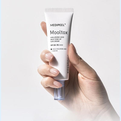 MEDIPEEL Hyaluronsyra Mooltox Mild Tone Up Solkräm SPF 50+ PA++++ 50 ml