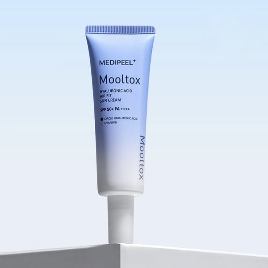 MEDIPEEL Hyaluronsyra Mooltox Air Fit Solkräm SPF 50+ PA++++ 50 ml
