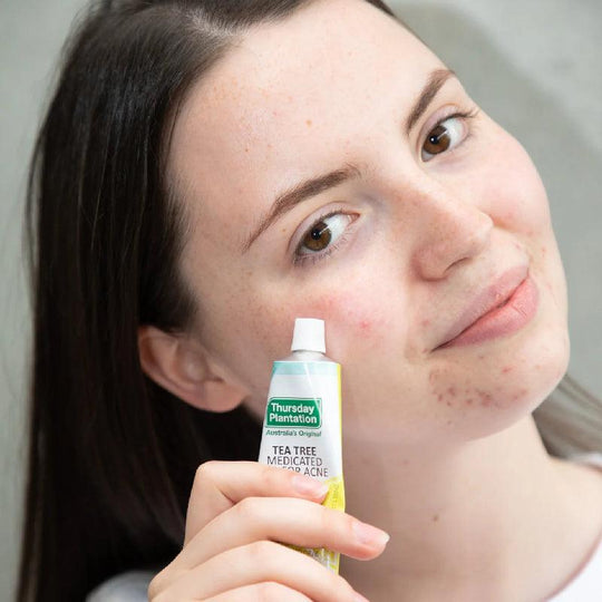 Thursday Plantation Gel Chấm Mụn Tràm Trà Tea Tree Medicated Gel For Acne 25g
