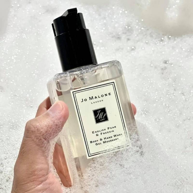JO MALONE LONDON Sữa Tắm Hương Lê Và Lan Nam Phi English Pear And Freesia Body And Hand Wash 250ml