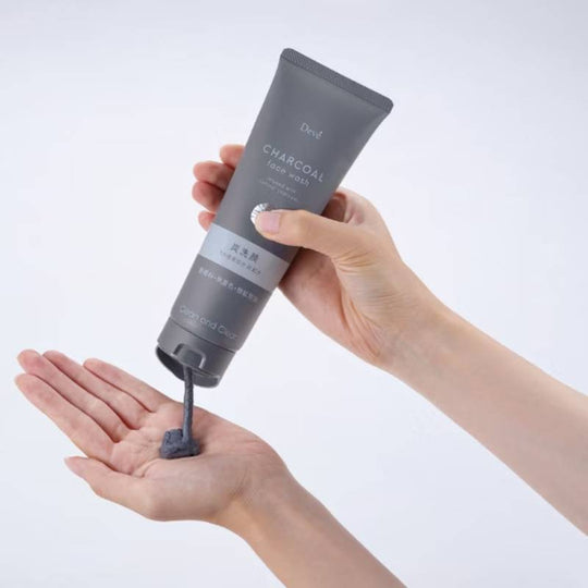 KUMANO COSME Sữa Rửa Mặt Than Hoạt Tính Devé Charcoal Face Wash 170g