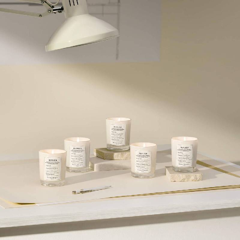 Maison Margiela เทียนหอมกลิ่นจำลองวันแล่นเรือใบ 165 กรัม
