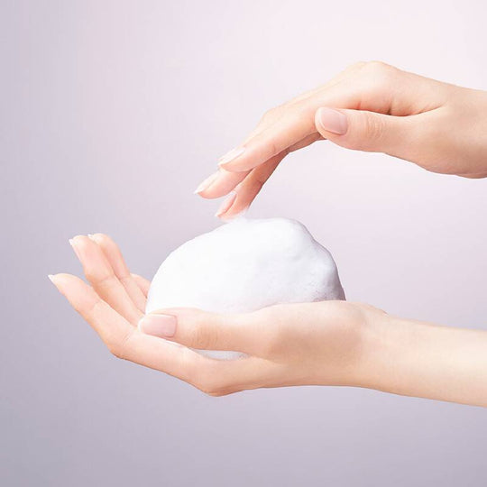 COSME DECORTE AQ Meliority Radiance Repair Skummande Ansiktsrengöring 200ml