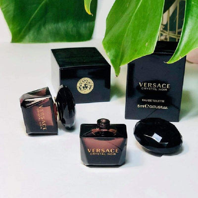 VERSACE Crystal Noir 4pcs Gift Box Set (EDT 90ml+ 5ml + Shower Gel 100ml + Body Lotion 100ml) - LMCHING Group Limited